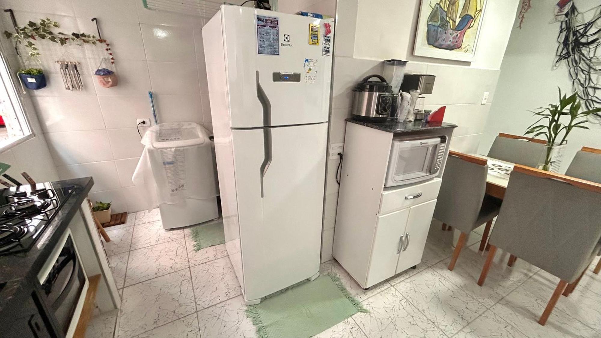 Apartamento Grande - Canto Do Forte, Check In Manha, 2 Quadras Da Praia, Wi-fi Incluso